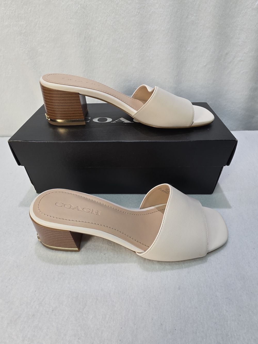 Coach Women's Cream Maggi Leather Block Heel Slide - Picture 2 of 12